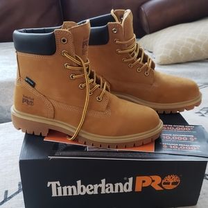 BN in box. Never worn! Timberlands Pro 8.5 womens